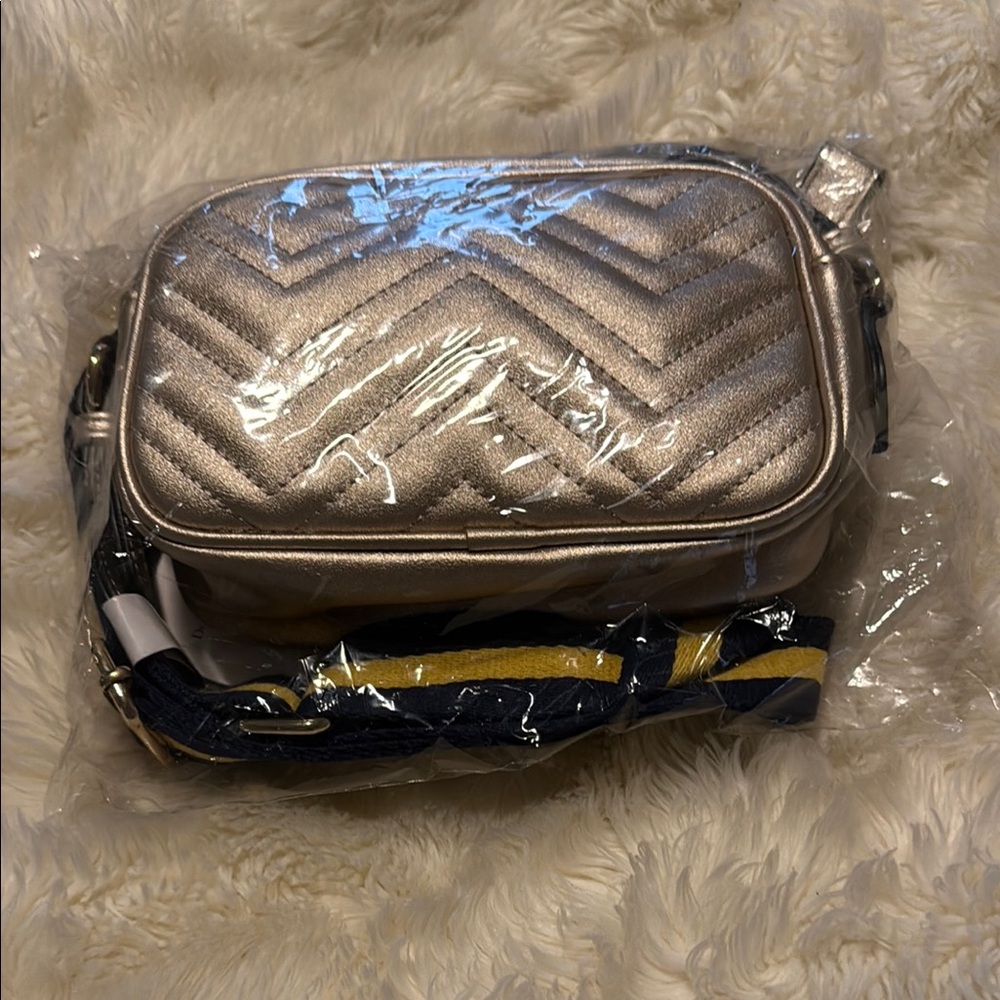 NEW:👀 crossbody or belt bag